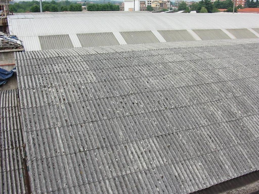 bonifica delle coperture in cemento-amianto viene necessariamente effettuata in ambiente