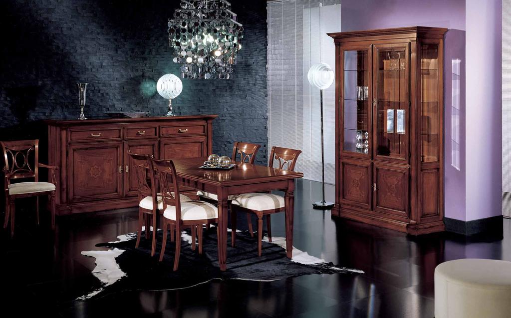 Credenza 3 ante e 3 cassetti con intarsio Sideboard 3 doors and 3 drawers cm. L. 224 - P. 52 - H.