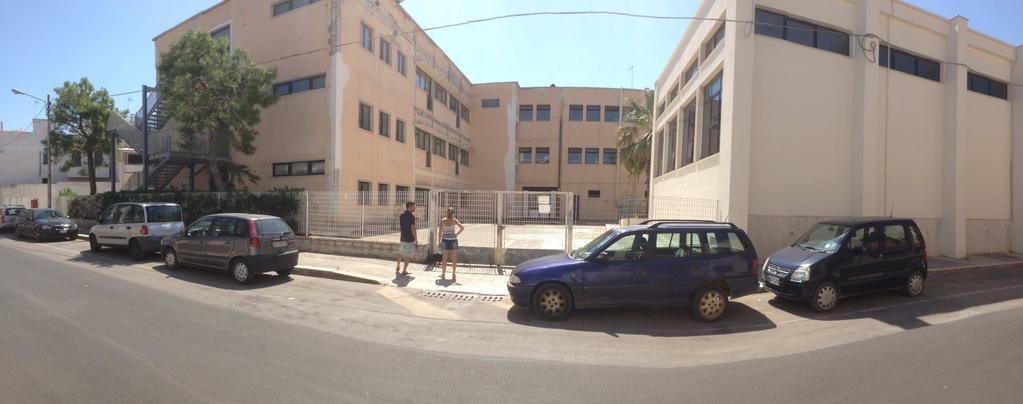 La tipizzazione della zona nel vigente P.R.G. è la seguente: Zona S2 Area di Urbanizzazioni Secondarie (scuola). La struttura portante del Plesso Scolastico G.