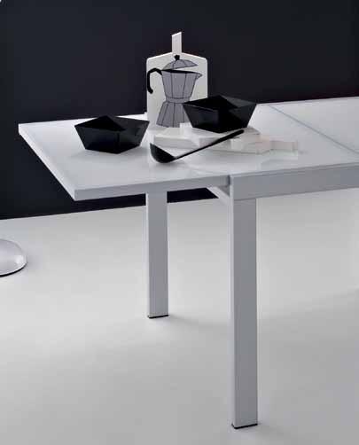 ottenere un tavolo dalle dimensioni importanti grazie alla particolare meccanica di estensione che permette il raddoppiamento del piano.