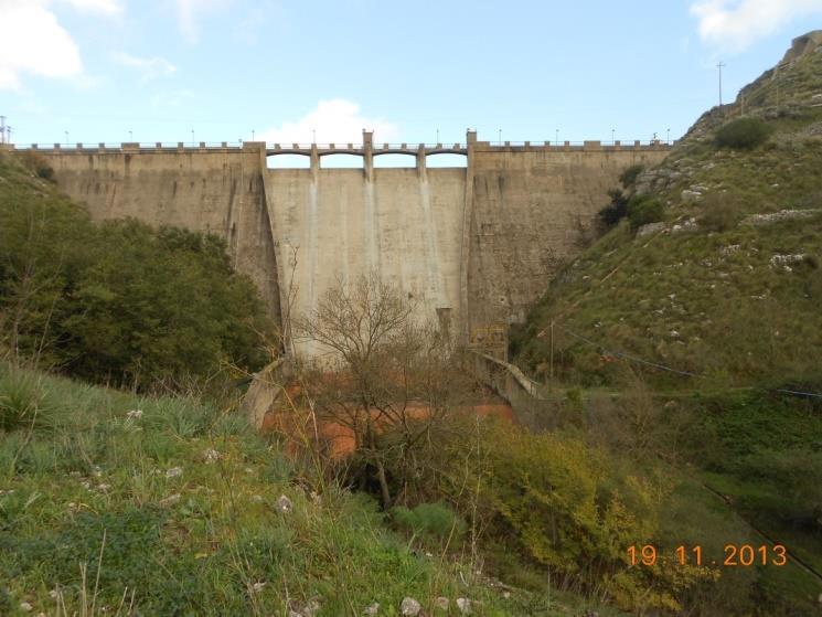 Controllo delle dighe in esercizio in Sicilia Si definisce una grande