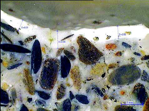 La superficie è in condizioni di degrado avanzato in quanto interessata da fenomeni erosivi importanti e da crescite di alghe.