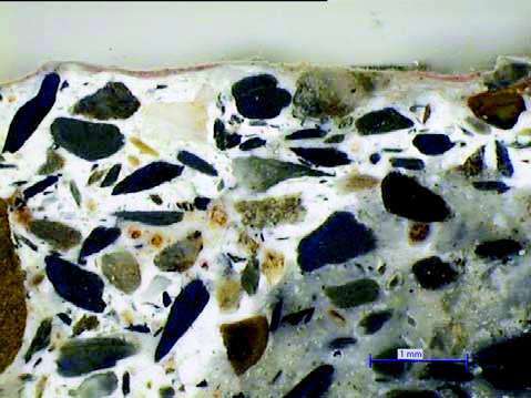 2 strato: l impasto di tale strato risulta formato da un legante di colore bianco e da un inerte caratterizzato da una scarsa classazione e da una granulometria ampia, da arenaceo grossolano a fine.