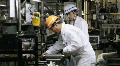 IMPATTO ECONOMICO DEL TERREMOTO Il fermo produttivo ha colpito l intero settore di produzione di auto in Giappone.