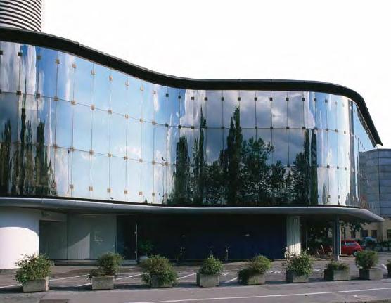 La Camera di Commercio e dell'industria della Slovenia, 2000 Architetti: Jurij Sadar e Boštjan Vuga - Località: 13 Dimičeva via Un altro progetto innovativo è stato completato alla fine del 2000, la