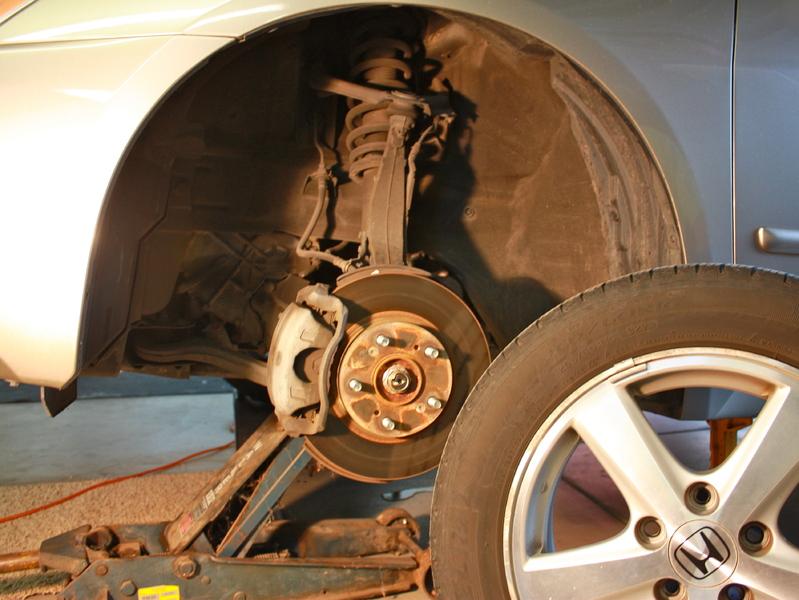 Rimuovere la ruota e pneumatici