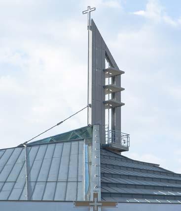 Tipologia: Chiesa Parrocchiale Anno: 2013 Le doghe di rivestimento in alluminio sono elementi che