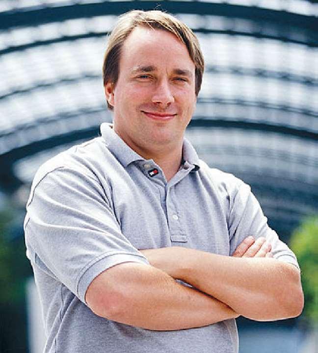 GNU is not Unix Dalla comunicazione in rete crebbero comunità di sviluppatori che, nel 1991, sotto la guida di Linus Torvalds,