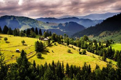 Visita della chiesa in legno di Ieud e presso Poienile Izei in Maramures.