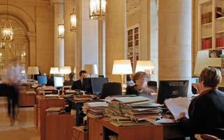 Atmosfera di lavoro nella sala Parodi. Un sistema informatico moderno di gestione delle pratiche contenziose è stato creato al Consiglio di Stato, nei tribunali e nelle corti.