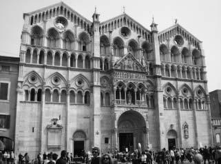 Reportage Uno degli itinerari classici: Ferrara, Riccione, San Marino, Rimini, Ravenna Preziosi scenari storici e culturali testo e foto di Igor Kramarsich Ferrara e il Delta del Po, quindi Riccione