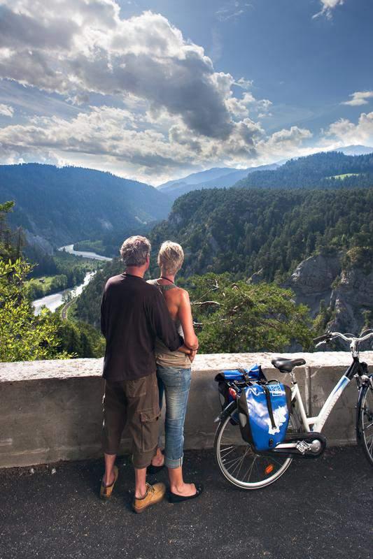 Una nuova categoria Silver cyclists Nel 2030, il 24 % della popolazione europea avrà più di 55 anni Saranno persone con capacità di spesa e di tempo superiore alla media.