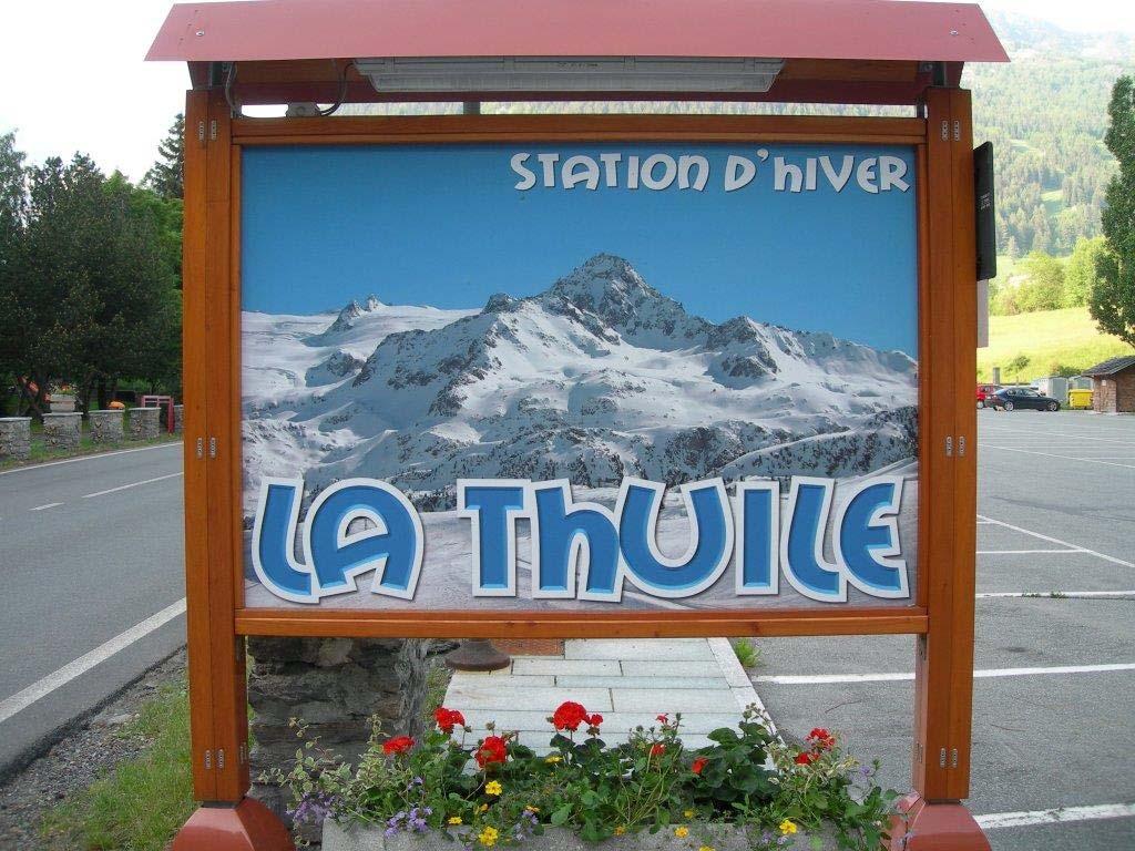 18 Marzo 2018 La Thuille La Thuile (1441m) è un piccolo villaggio posto in una grande conca dominata dal ghiacciaio del Rutor, sulla strada internazionale del Colle del Piccolo San Bernardo.