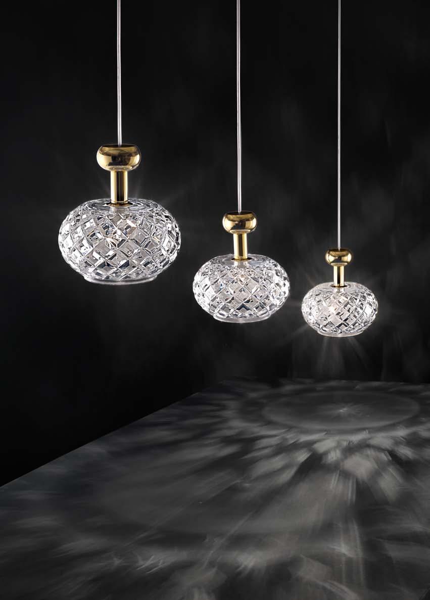 Queen 6507 Crystal Glasses Vetri cristallo molato a righe e a rombi. Finiture in oro 24K o cromo.