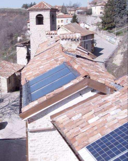 9 Il Programma d Azione Ambientale SOLARE TERMICO La struttura è dotata di un impianto solare termico per la produzione di acqua calda sanitaria, composto da 3 pannelli, per un totale di 6 mq.