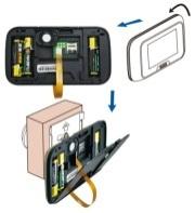 Nota: il dispositivo riconosce la scheda SD solo se questa viene inserita prima delle batterie.