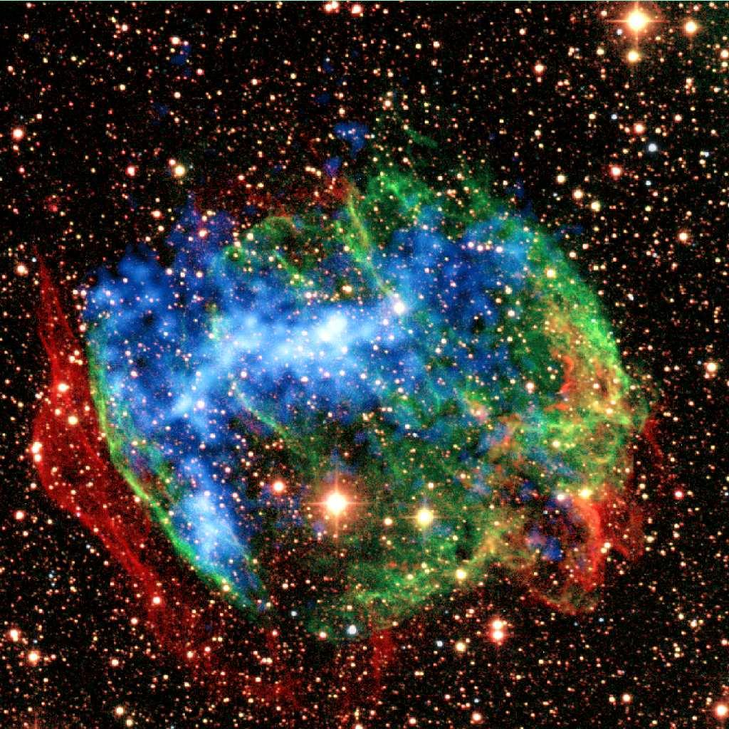 Ricerca Astronomica 81 09:00 DEC 08:00 07:00 06:00 05:00 9:04:00 20 10 05 19:11:00 RA Figura 50: Immagine nei raggi X ottenuta col satellite Chandra nella banda di