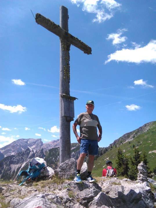 Dal lago di Braies sul Monte Pra della Vacca 2140m Punto di partenza sarà il celebre lago di Braies posto a quota 1494 mt, incantevolmente adagiato nel mezzo delle Dolomiti di Braies.