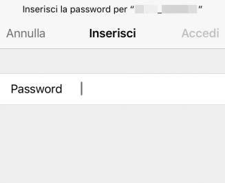 40 5 Se viene richiesta una password, immettere la password della quale si era presa nota nello step 1 (è possibile anche controllare la password in qualsiasi momento selezionando Wi-Fi >