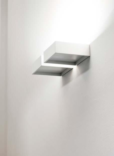 Centoventi design: LEFT DESIGN Da parete per interni a luce indiretta in alluminio verniciato bianco Con alimentatore elettronico integrato Wall light