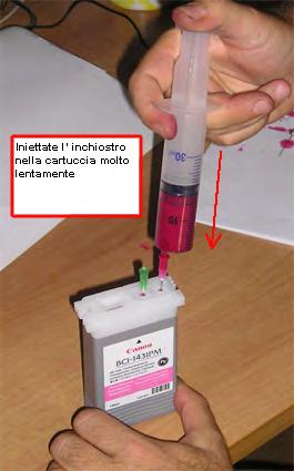 Inserite in tutto 300 ml di inchiostro.