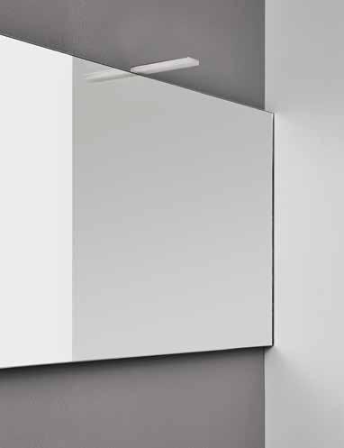 er specchiera For mirrors Stick ampada a ed da 5W per specchiera, realizzata in policarbonato opale, da collegare all interruttore domestico.