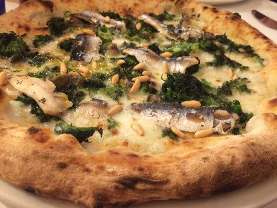 Pizzeria Grigoris, mugnuli e sarde Ad ogni modo, tra le 15 pizze fisse in carta e le 12 fuori carta, non avrete che l imbarazzo della scelta.