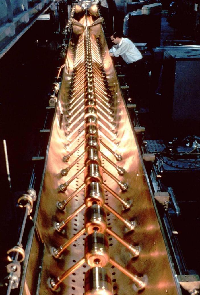 Un acceleratore lineare del CERN LINAC di Alvarez: