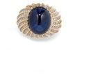 13 WHITE GOLD RING WITH SAPPHIRE AND DIAMONDS, CIRCA 1960 300-400 161 ANELLO IN ZAFFIRO E DIAMANTI, CIRCA 1960 in oro bianco con motivo a margherita in griffes a filo centrato da zaffiro taglio ovale