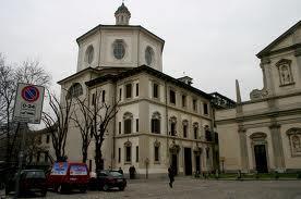 IN CENTRO A MILANO Milano, 07/04/2015 Circolare n 73 Le tappe (la visita riguarda solo la parte esterna degli edifici) Chiesa di Santo Stefano, piazza Santo Stefano.