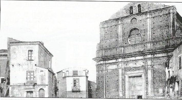 Figura 67. Castrovillari. Chiesa della SS. Trinità. Fonte: Sitongia, 2011. Al nome di Giuseppe Pace è intitolata una strada congiungente Corso Garibaldi a Via Mazzini.