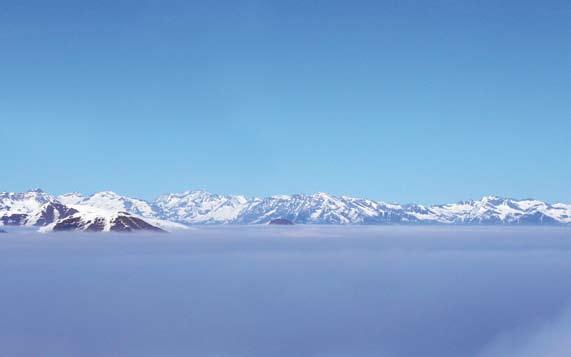 Itinerario del mese INSOLITA ANZASCA Itinerari alle pendici del Monte Rosa La valle Anzasca è conosciuta agli amanti dello sci e dell alpinismo per Macugnaga e l imponente parete est del massiccio
