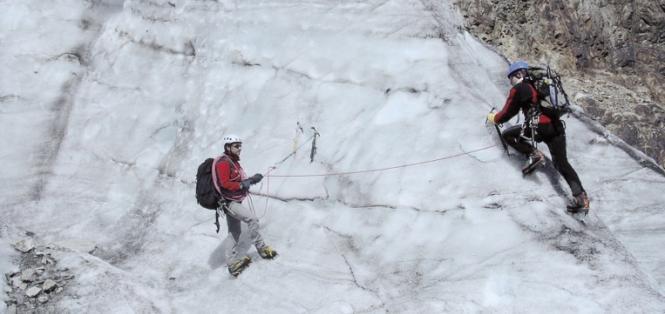 Conserva corta Pendio di neve con pendenza moderata (30-40 ) E comunque importante valutare la pericolosità del percorso e le conseguenze