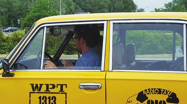 Notizie dalla Polonia News di Massimiliano Caldi Notizie dalla Polonia Qualche giorno fa a Varsavia ho fotografato dal Taxi queste due gloriosissime Polski Fiat, impegnate in un Nostalgy Tour: le
