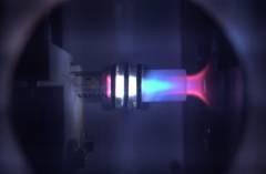 Il plasma (quarto stato della materia) è un gas nel quale gli atomi sono presenti in uno stato ionizzato ma la massa,