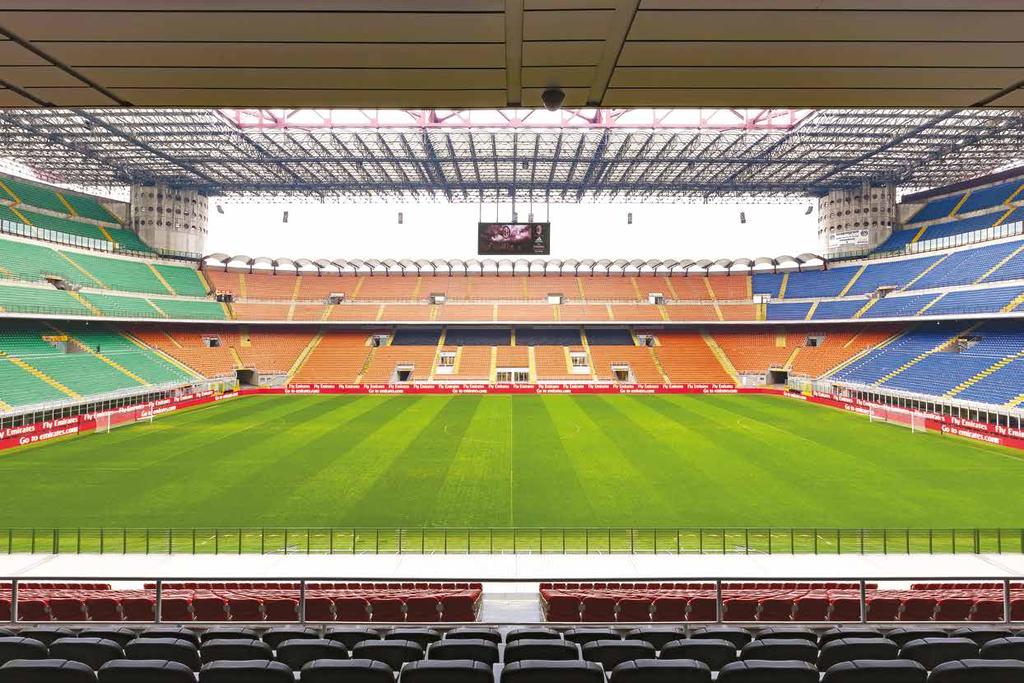 TRIBUNA AUTORITÀ / AUTHORITY TRIBUNE Nel cuore del Milan In the heart of AC Milan La Tribuna Autorità, nel cuore del primo anello rosso, è tradizionalmente l area più importante dello stadio, dove