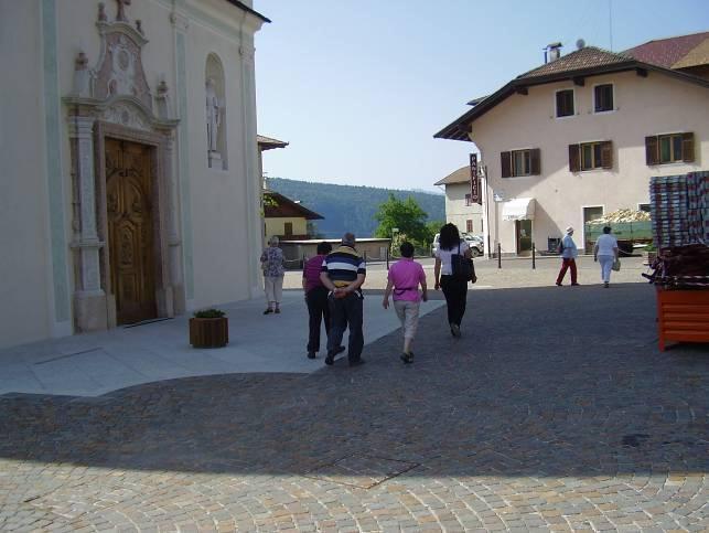 5 PIAZZA PADRE LUIGI GRAIFF Dalla parte opposta a Piazza