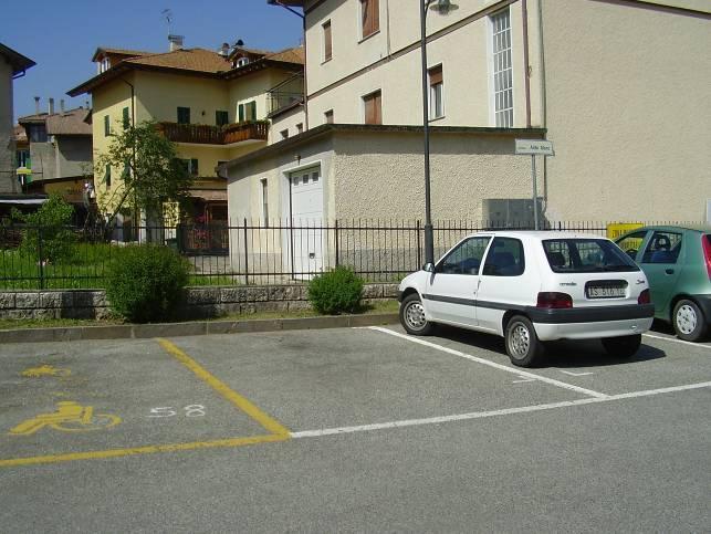 Parte di essa è destinata a parcheggi, di cui uno