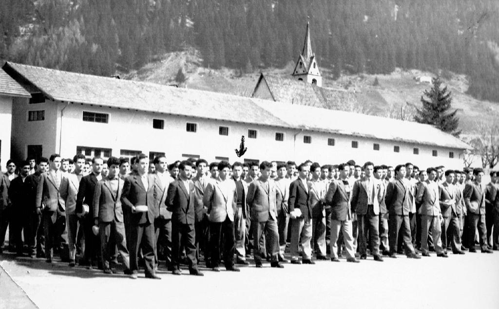1954 - Predazzo 10/04/1954 - Pasqua - Scuola Alpina della Guardia di Finanza - Allievo