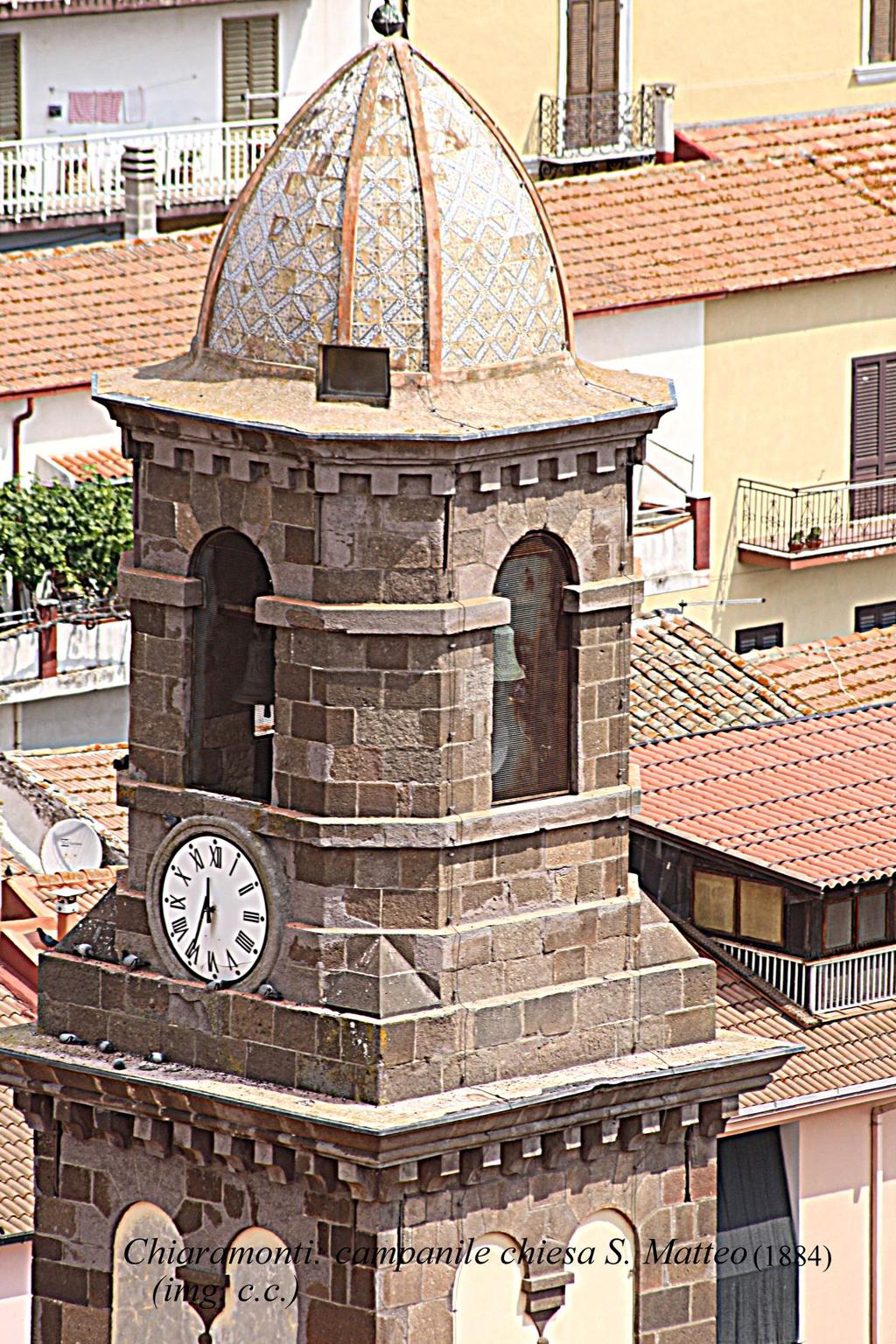 A Sassari, salvo errore, non se ne trovano. La più vicina, a memoria, è la cupola della chiesa di San Michele (1650 circa) ad Alghero, ultimata su progetto dell'architetto ligure Domenico Spatorno.