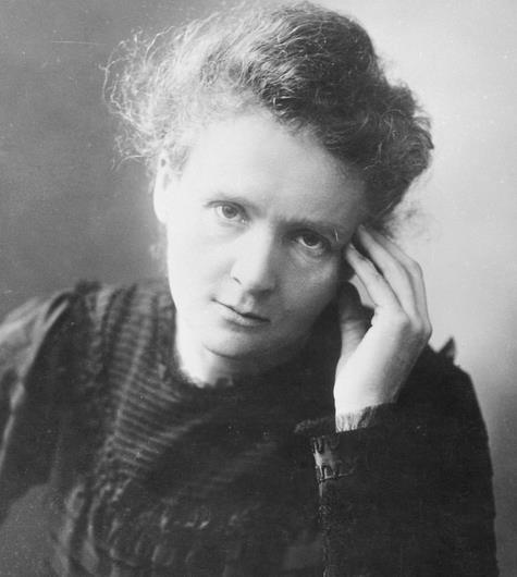 Il titolo Nella vita non c è nulla da temere, solo da capire Marie Curie Maria Skłodowska Curie (1867-1934) chimica e fisica polacca, naturalizzata francese Laureata alla Sorbona in matematica e