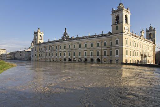 Colorno 8 km dalla confluenza in Po e modeshssima pendenza per Q