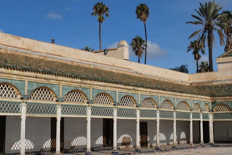 Proseguiremo con la visita del Giardino Menara, residenza estiva del Sultano Abderrahmane, circondato da frutteti e alberi di olivo.
