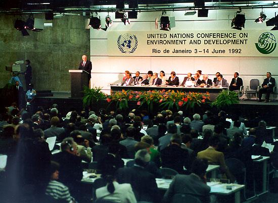 UNCED RIO 1992 Dichiarazione di Rio Convenzione sui cambiamenti climatici Convenzione sulla biodiversità