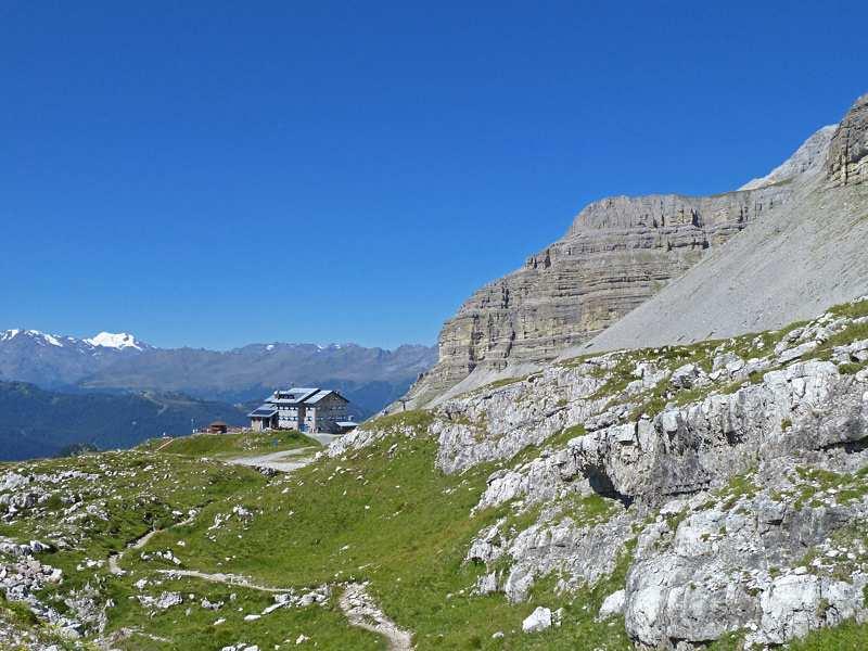 Descrizione della Traversata : GIORNO 1:Da Rapallo al rifugio Graffer (viaggio in auto + funivia del Grostè entro 12.30).