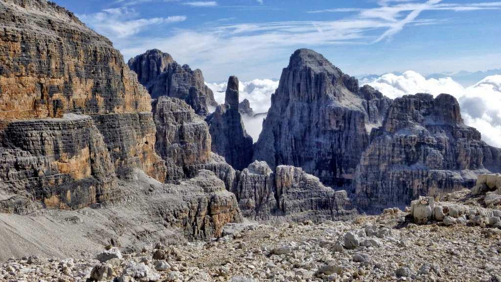 GIORNO 6:Dal rifugio Tosa-Pedrotti per il sentiero Bogani n.