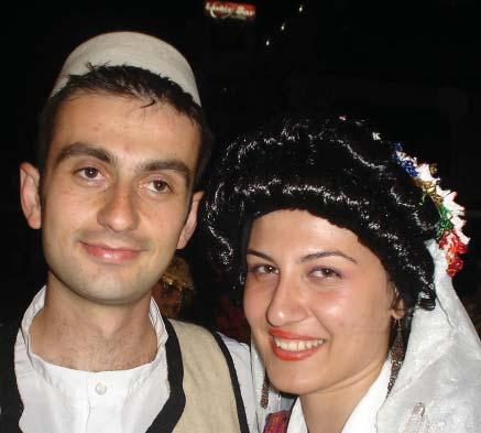 26 shënime Qershor 2008-9 Lushnja pret valltarët e rinj nga gjithë trevat shqiptare. Mbreti i Festivalit, Besmir Aga nga Dibra Kur kërcejnë dibranët, bëhen mbretër.