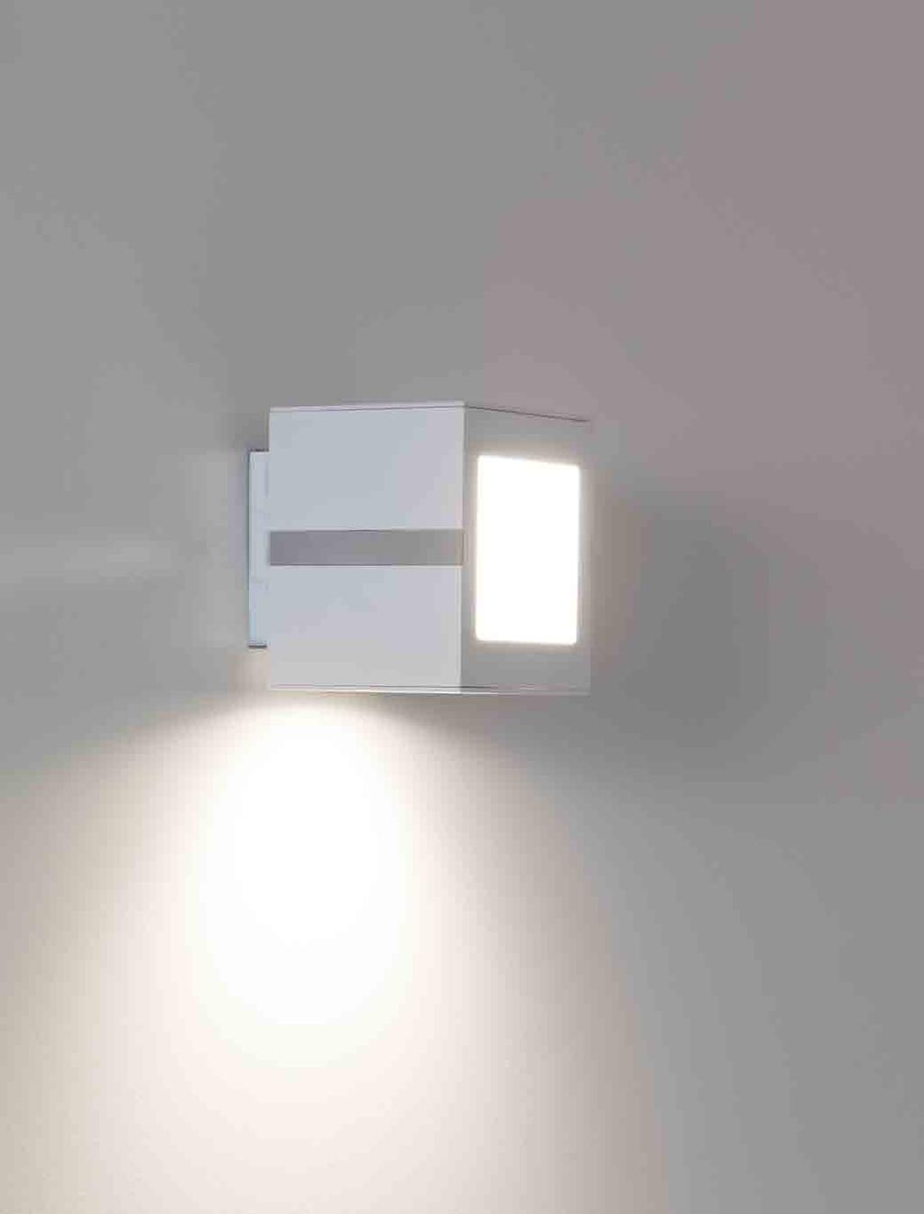 Luce a diffusione nella parte frontale e inferiore. Accensione singola di tutta la lampada. Diffusion wall lamp with LED.