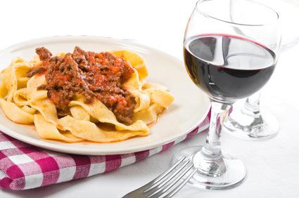 Sugo di Olive Ottimo con Fusilli, Rigatoni o Spaghetti. Si può aggiungere anche ai secondi piatti per preparare Scaloppine di Carne alla Marinara, magari con una spruzzatina di vino rosso.