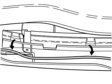 5 Staccare la sospensione di gomma (1). Rimuovere la staffa posteriore della sospensione del silenziatore dal bordo inferiore del longherone sinistro, rimuovendo le viti (2).